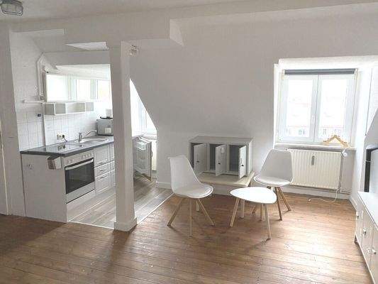 Beipiel: modernisierte 1 Zimmer Wohnung DG