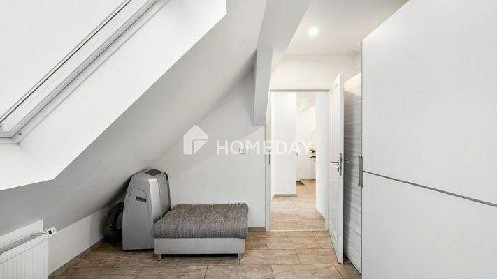 1. OG Schlafzimmer 1 2