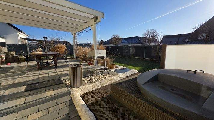 Terrasse mit Hot Tub