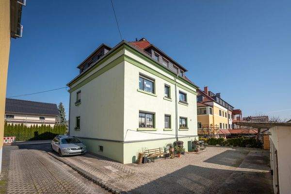 Rückansicht Gebäude (2)