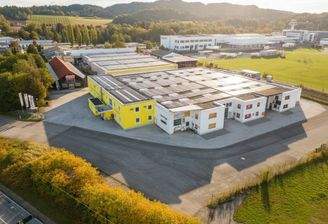 Luftbild Gewerbekomplex