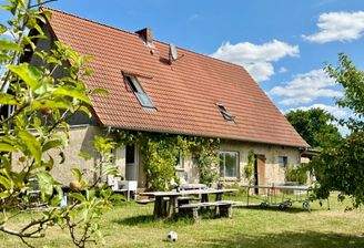 Hausansicht vom Grundstück
