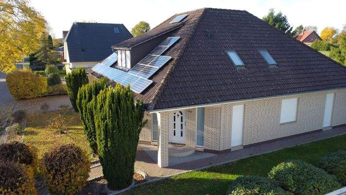 Hausansicht_oben_Seite