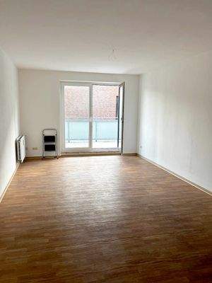 Großes Zimmer mit Balkon