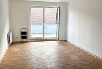 Großes Zimmer mit Balkon