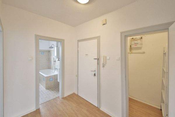 Wohnungsflur & Abstellkammer