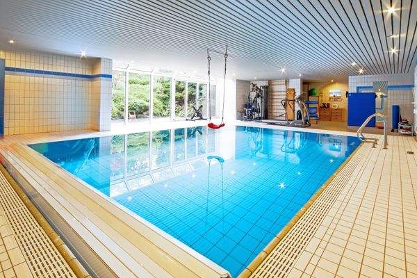 Hochparterre (UG 1) - Schwimmbad