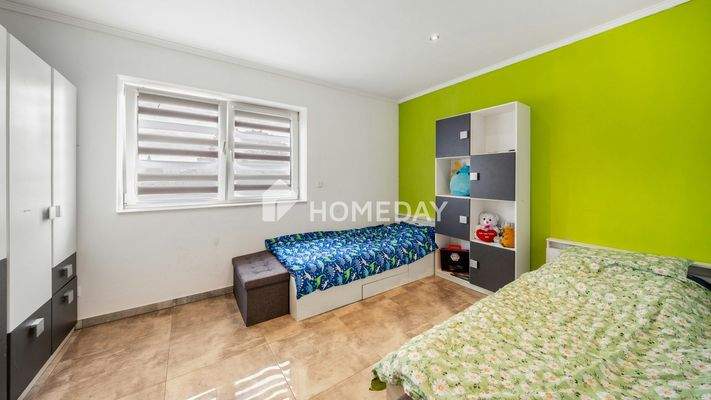 1. OG Schlafzimmer 1