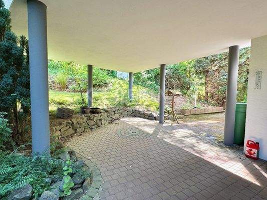 überdachte Außenterrasse