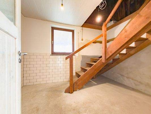 Abstellraum und Zugang Dachboden 
