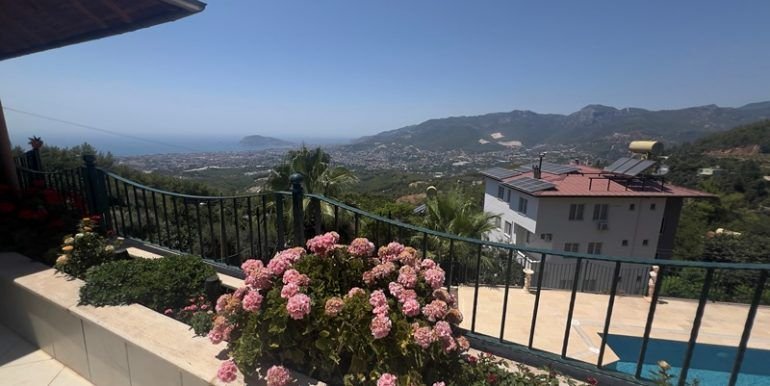 alanyaimmobilienturkei-grosse-privatvilla-in-alany