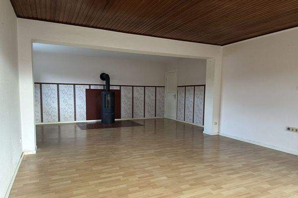 Wohn-/Esszimmer mit Kaminofen