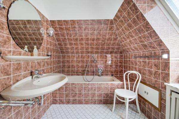 Badezimmer im Dachgeschoss