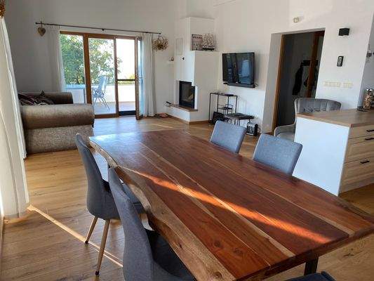 großzügig und modern 