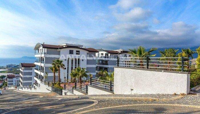 Sea View Real Estate Close to Amenities in Alanya Kargicak