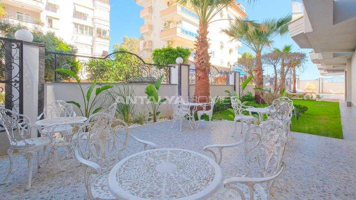 Well Located Dazzling Seafront Apartments in Alanya