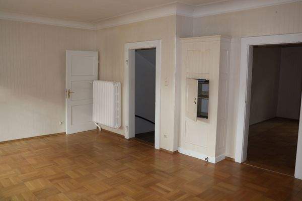 Zimmer mit Speisenaufzug