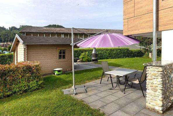 Sitzplatz mit Grillgelegenheit.jpg