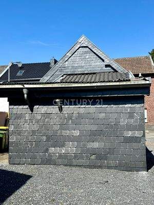 Rückansicht mit Schieferverkleidung