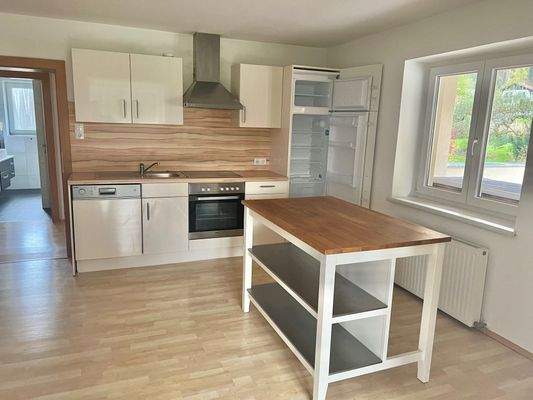 Küche und Anrichte.jpg
