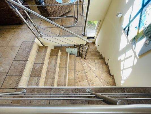 Treppe in das OG.jpeg