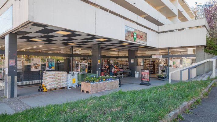 Eingangsbereich Supermarkt