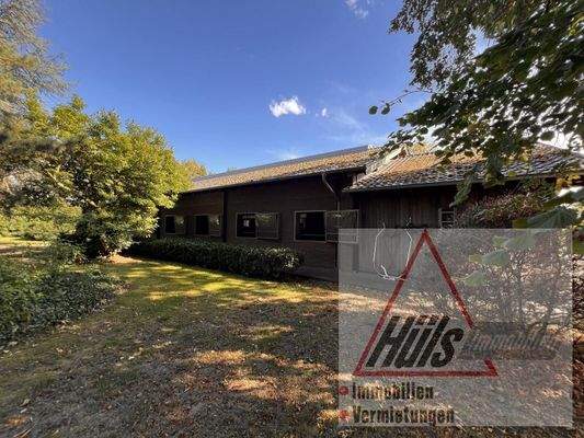 Pferdeboxen Gartenansicht