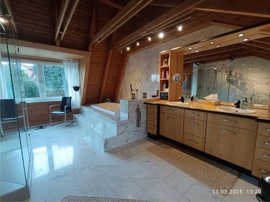 Badezimmer OG Bild 2