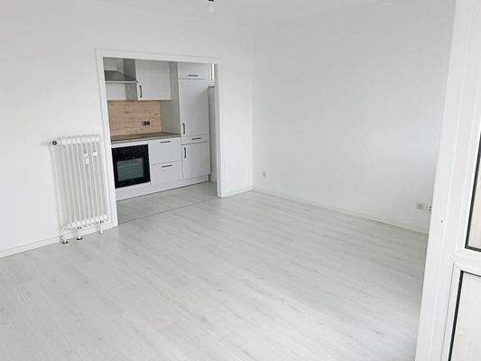 Wohnzimmer mit Blick zur Küche