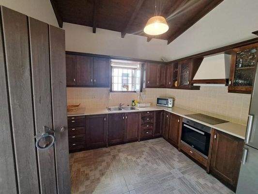 Kreta, Douliana: Renoviertes Steinhaus mit Pool und Garten zu verkaufen