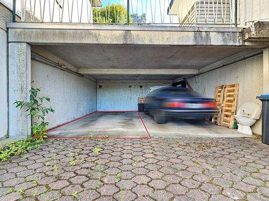 Überdachter Außenstellplatz