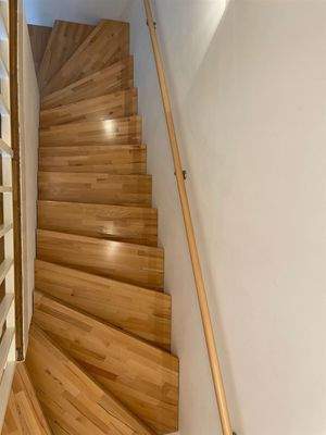 Treppe ins Obergeschoss