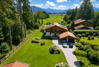 Aufnahme vom Grundstück mit Bergblick
