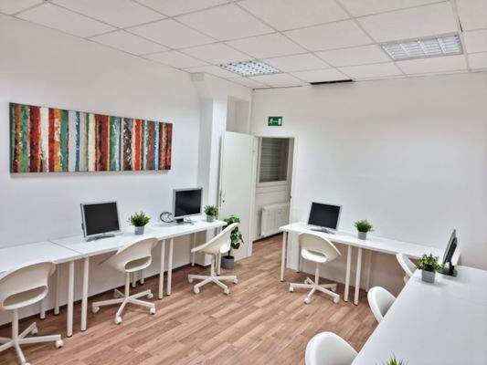 Schreibtischplatz im Co-Working Space