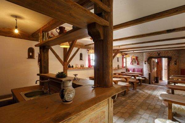 Gaststube mit Tresen