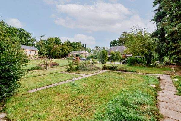 KRÄUTERGARTEN/BAUGRUNDSTÜCK