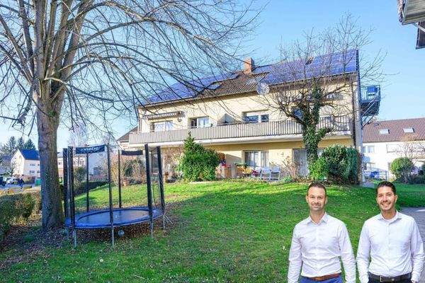 Aussenansicht auf Garten und Haus