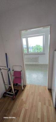 Diele mit Blick in Küche