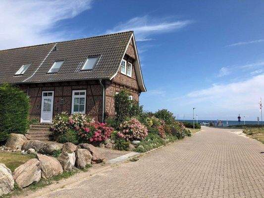 Alter Seefliegerhorst mit seinen Gebäuden..