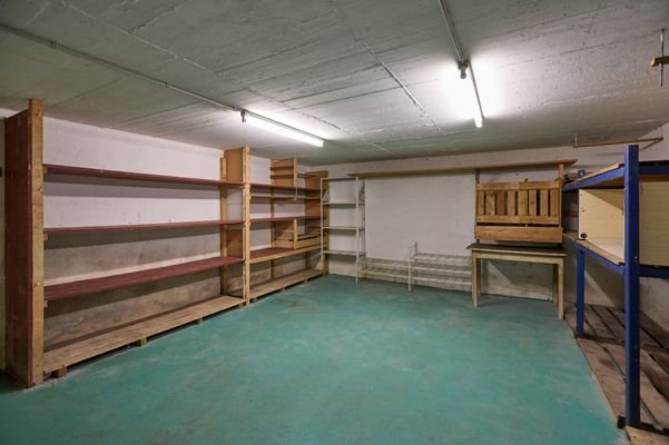 Keller unter der Garage