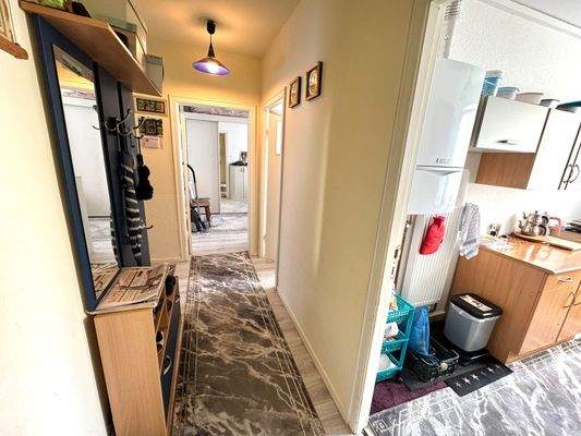 1. OG 3-Zimmer: Flur