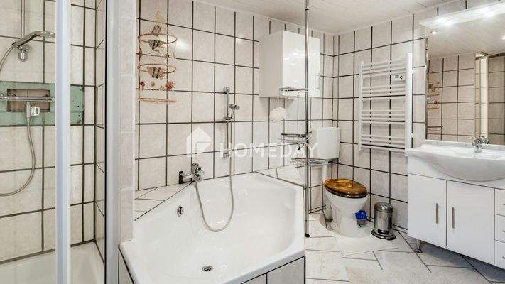 KG Badezimmer Nebenhaus