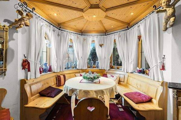 Essecke, massgeschneidert