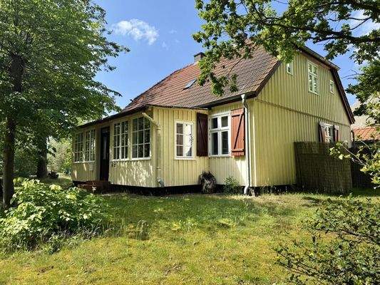 Hausansicht mit Veranda