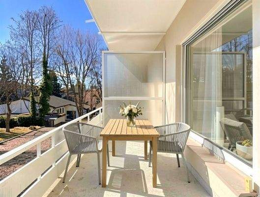 Balkon - (KI generiert)