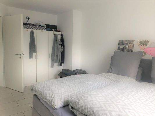 Das Schlafzimmer (2)