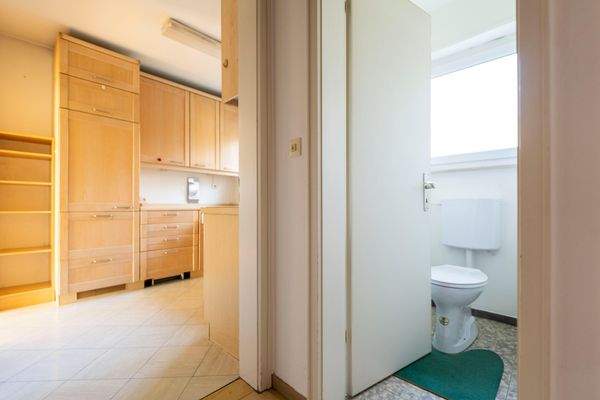 Erdgeschoss - separates Gäste WC