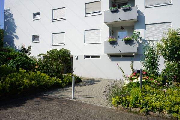 Großzügig gestalteter Eingangsbereich