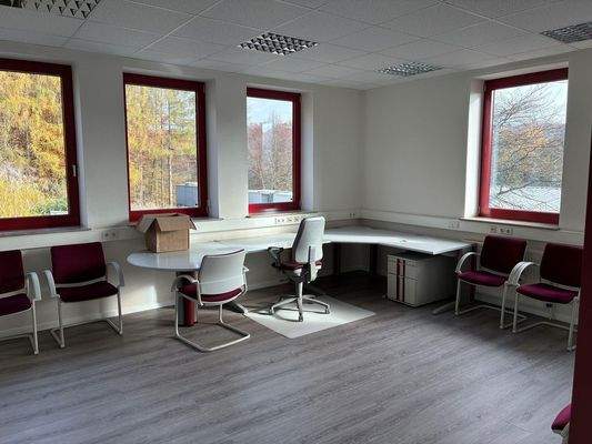 Eckbüro OG vorne Re.