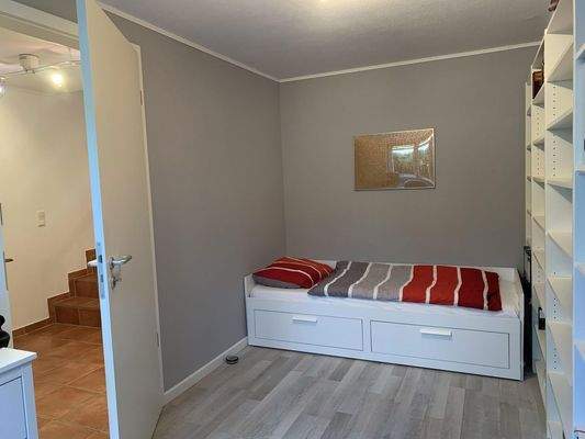 Gäste-/Arbeitszimmer Gegens.